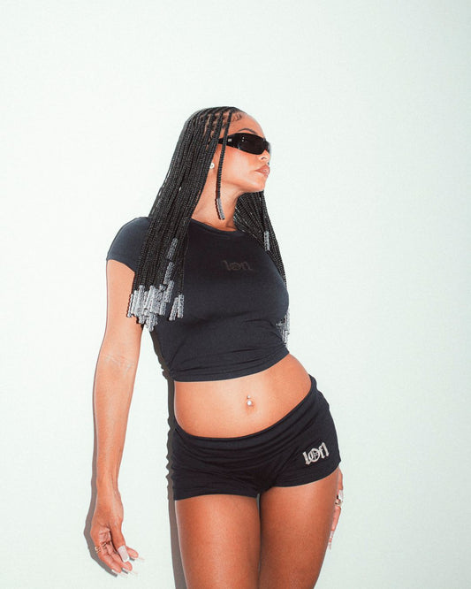 Baby Tee Preta "Ash Leather Contour"