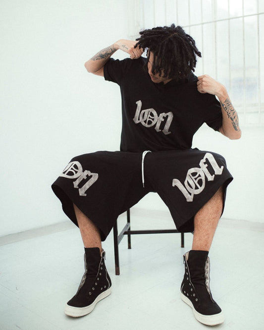 Bermuda Preta "Ghost Leather Field"