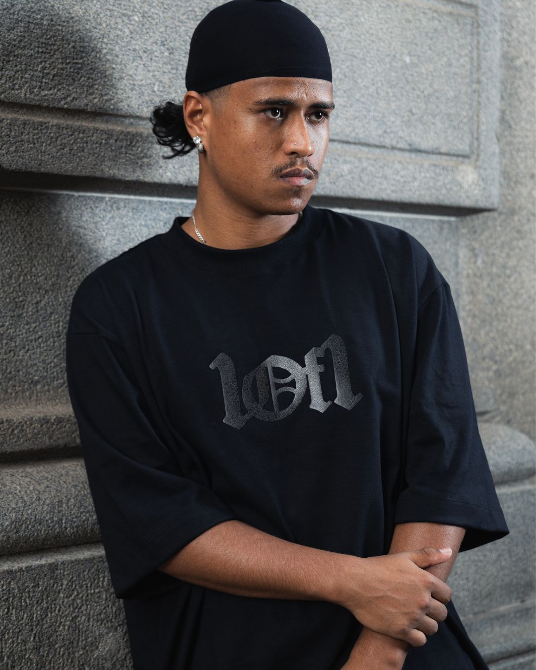 Camiseta Preta "Ash Leather Contour"