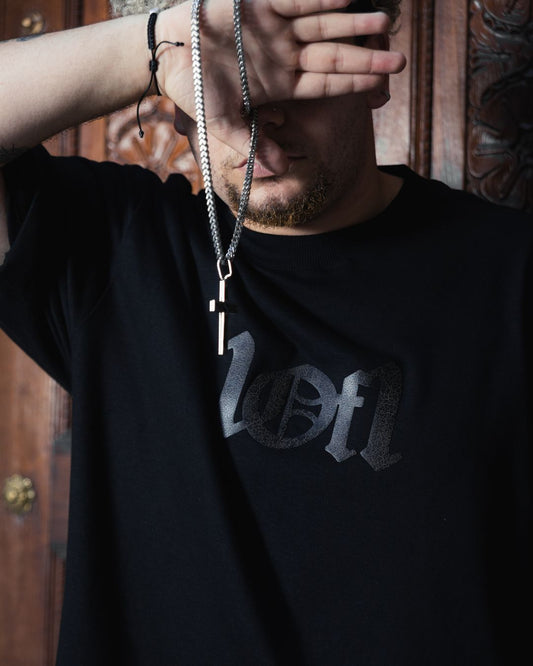 Camiseta Preta "Ash Leather Contour"