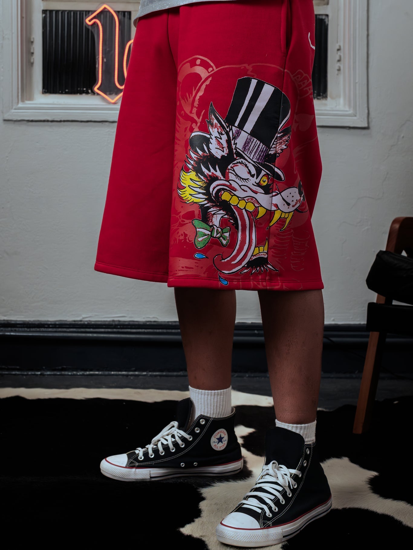 Bermuda de Moletom Vermelha "Winner Take All" Ed Hardy & 1OF1 Exclusivist