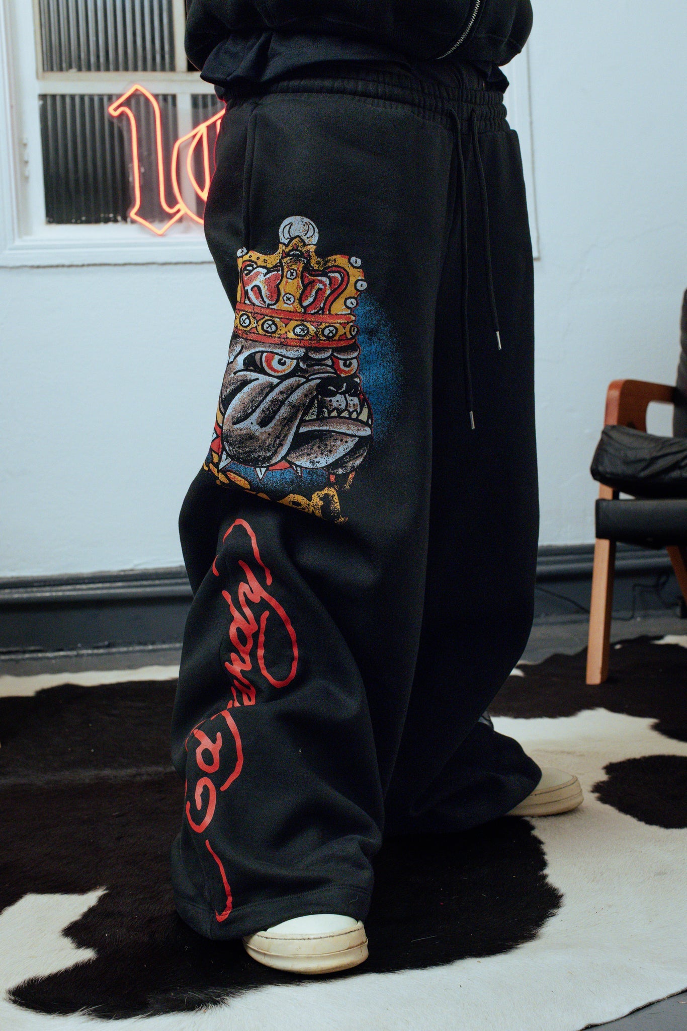 Calça de Moletom Preta "King of Beasts" Ed Hardy & 1OF1 Exclusivist